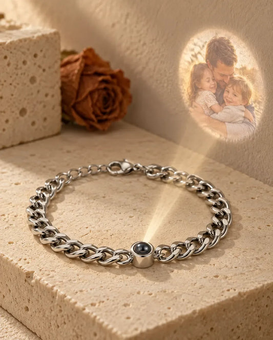 Armband mit Bild im Stein - projiziert das verborgene Foto an die Wand