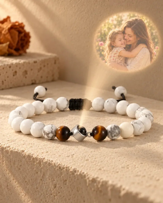 Armband mit Bild im Stein - projiziert das verborgene Foto an die Wand