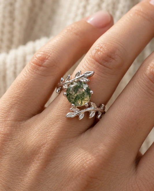 Moosachat Ring - an der Hand getragen