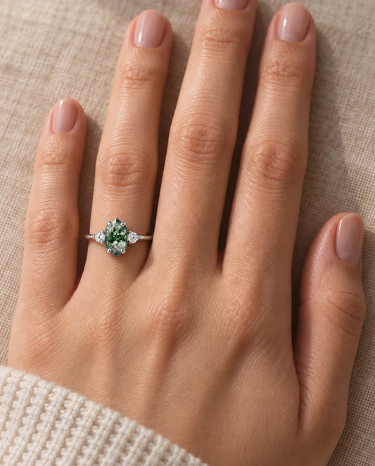 Moosachat Ring - an der Hand getragen