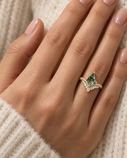 Moosachat Ring - an der Hand getragen