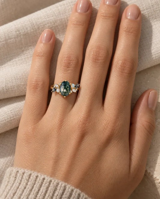 Moosachat Ring - an der Hand getragen