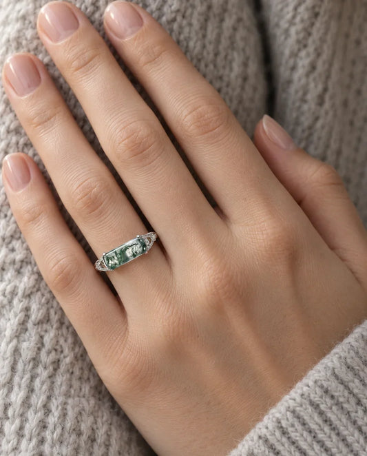 Moosachat Ring - an der Hand getragen