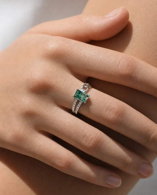 Moosachat Ring – Naturstein im Smaragdschliff quer gefasst, Band aus Panzergliedern und doppeltem Pavé, 925er Sterlingsilber, Statement-Ring für Damen