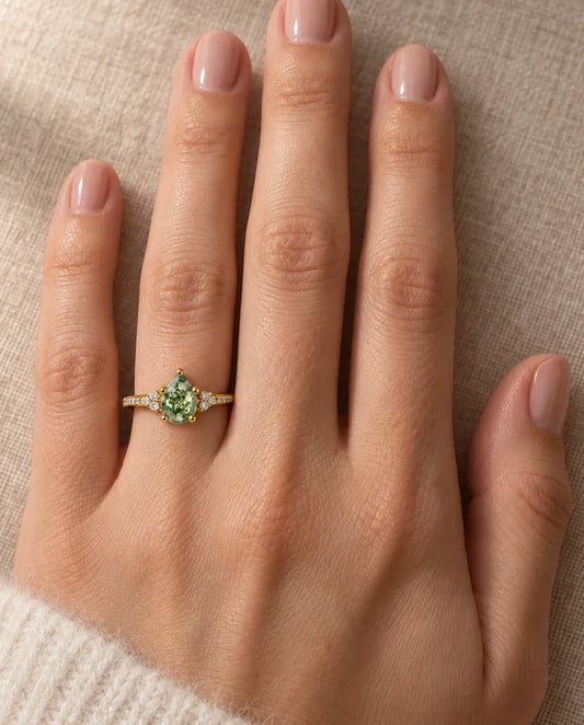 Moosachat Ring - an der Hand getragen
