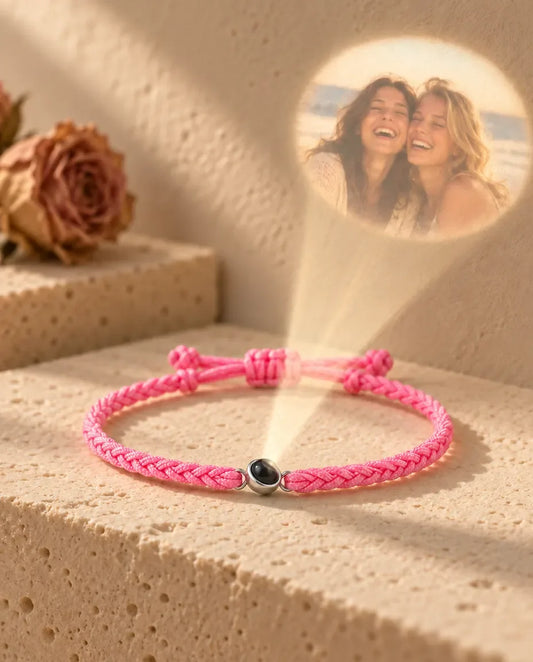 Armband mit Bild im Stein - projiziert das verborgene Foto an die Wand