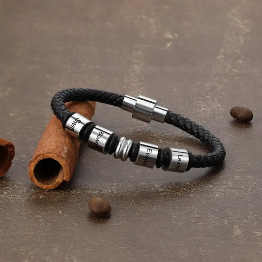 Armband mit Gravur für Herren – Schwarzes Leder & Edelstahl, bis zu 4 gravierte Namen, Geschenk für Ihn, Papa, Freund