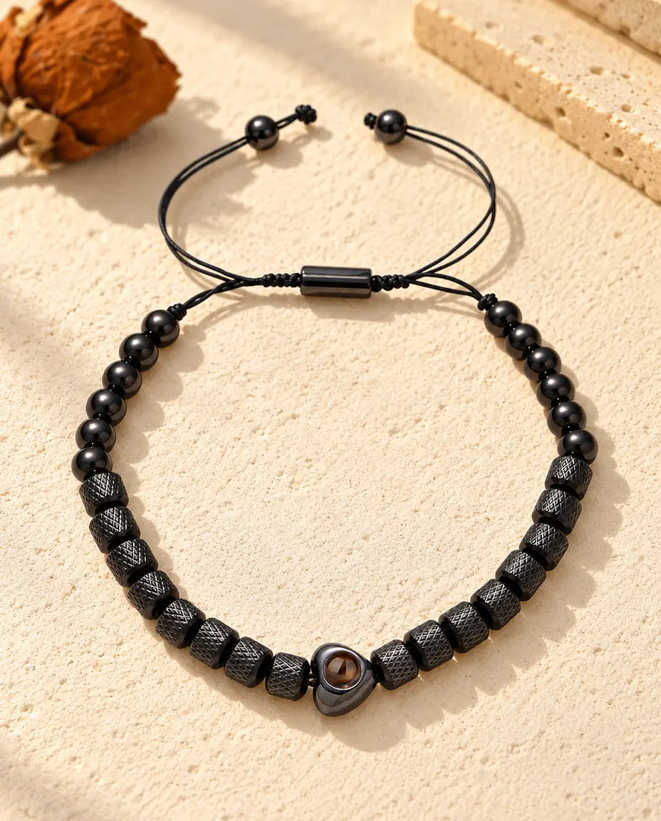 Schwarzes Unisex-Armband mit Herzperle, Zylinderperlen mit Rautenmuster und runden Perlen