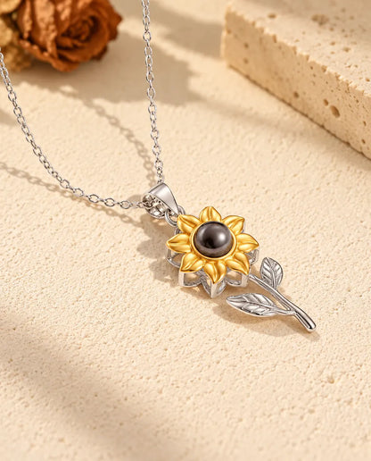 Personalisierte Sonnenblumen-Kette mit Bild im Stein aus 925er Sterlingsilber auf Gips