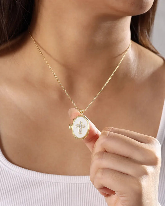 Personalisierte Kreuz-Medaillon-Kette mit 2 Fotos – Emaille in Weiß, Schwarz oder Rot, goldfarben, Geschenk zu Taufe & Kommunion