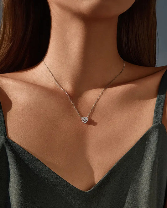 Moissanit Kette Herz mit Halo – 0,5 ct im Herzschliff, Farbe D, Anhänger aus 925er Sterlingsilber