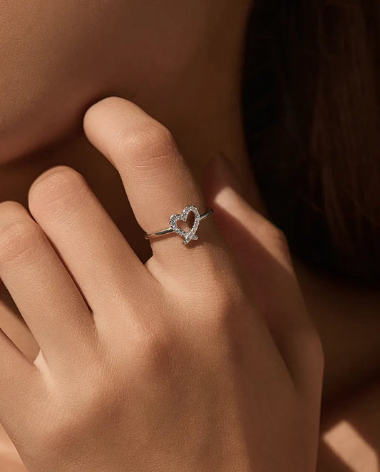Moissanit Ring – offenes Herz mit Pavé-Steinen in D-Farbe, 925er Sterlingsilber, zarter Ring für Damen, Geschenk für Sie