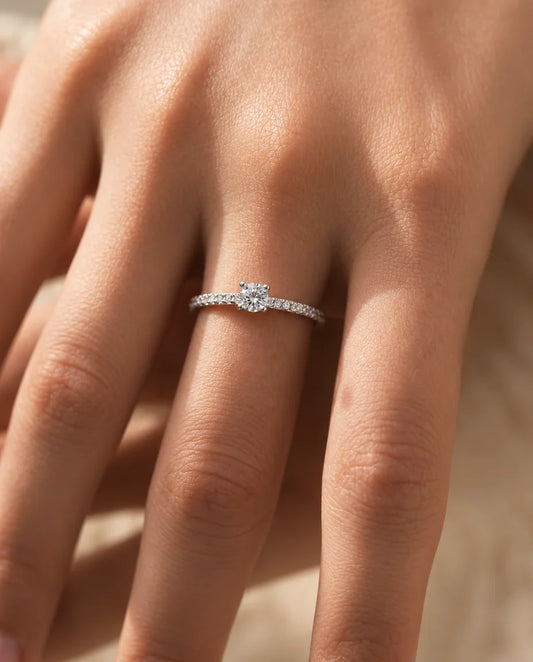 Moissanit Ring - an der Hand getragen