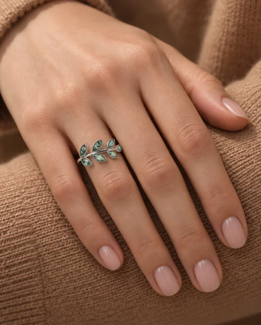 Moosachat Ring - an der Hand getragen