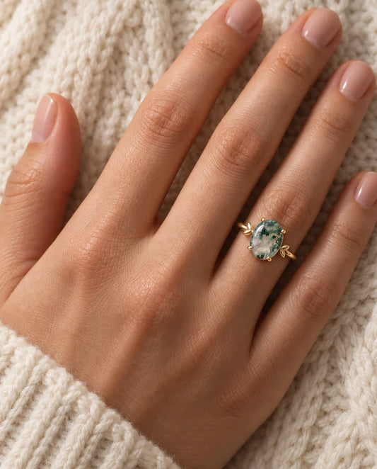 Moosachat Ring - an der Hand getragen