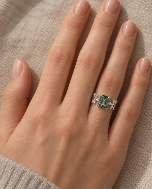 Moosachat Ring - an der Hand getragen