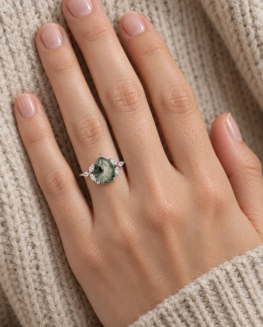 Moosachat Ring - an der Hand getragen