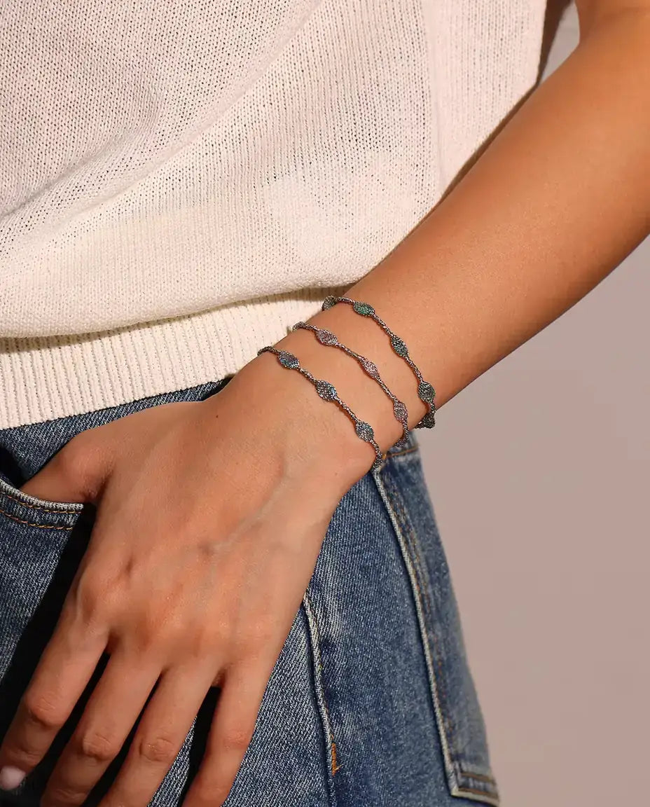 Zirkonia Armband aus 925 Sterlingsilber - am Handgelenk getragen, zusammen mit den anderen beiden Farben